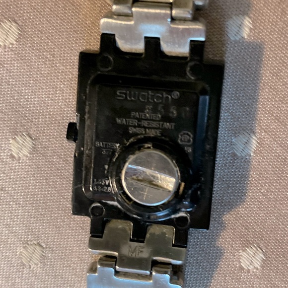 OOPS 👀Swatch Watch AG 2004 stainless steel enamel analog rectangular face - Picture 7 of 13